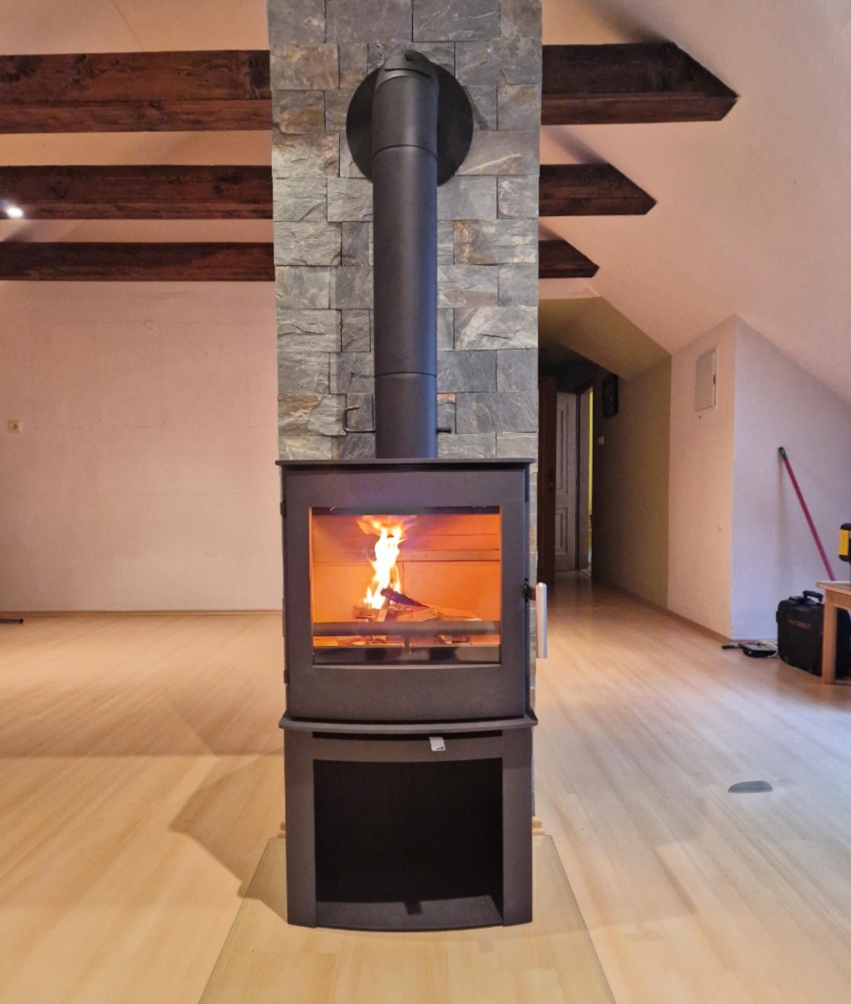 Vložkování komína a instalace kamen HEDE 4 AIR