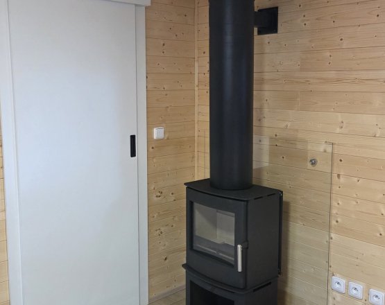 Designový kouřovod s funkcí komína a kamna Hede 4 air - Pohořelice